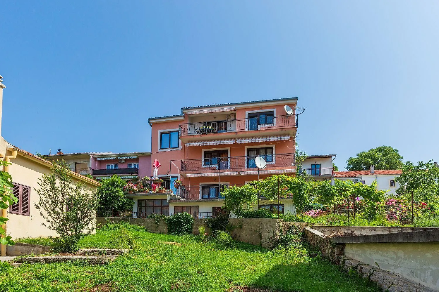 Helles Apartment Nur 650 Meter Zum Strand Mit Herrlichem Meerblick, Privatem Balkon, Waschmaschine Dramalj